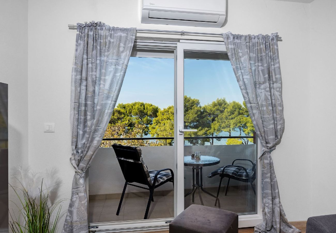 Apartment in Fažana - Apartment Ivana - Sea View, Pet Friendly 