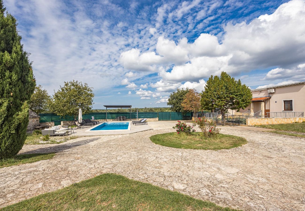 Villa in Vodnjan - Villa San Antonio with Private Pool 