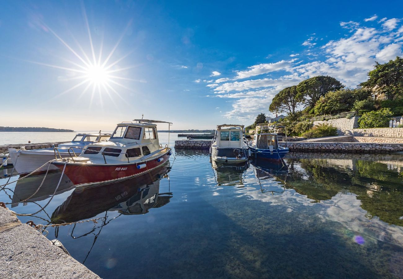 Apartment in Rab - Lovely Sea View, Boat Mooring - Jurica (Marija) 