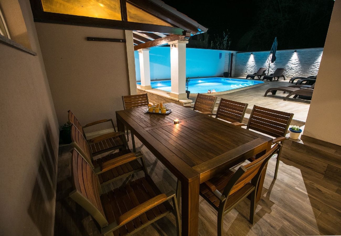 Apartment in Pula - Luxurious Apartment Elis with Private Pool 