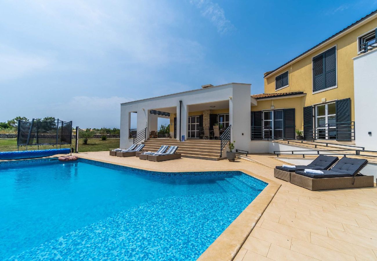 Villa in Filipana - Villa Arkaim with Private Pool 