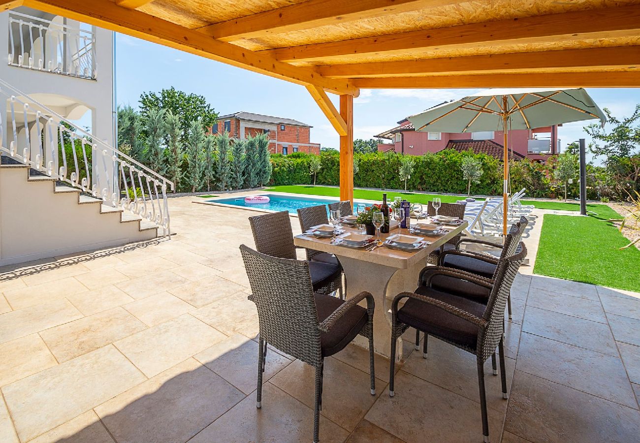 House in Kukci - Villa Susanne with Private Pool 