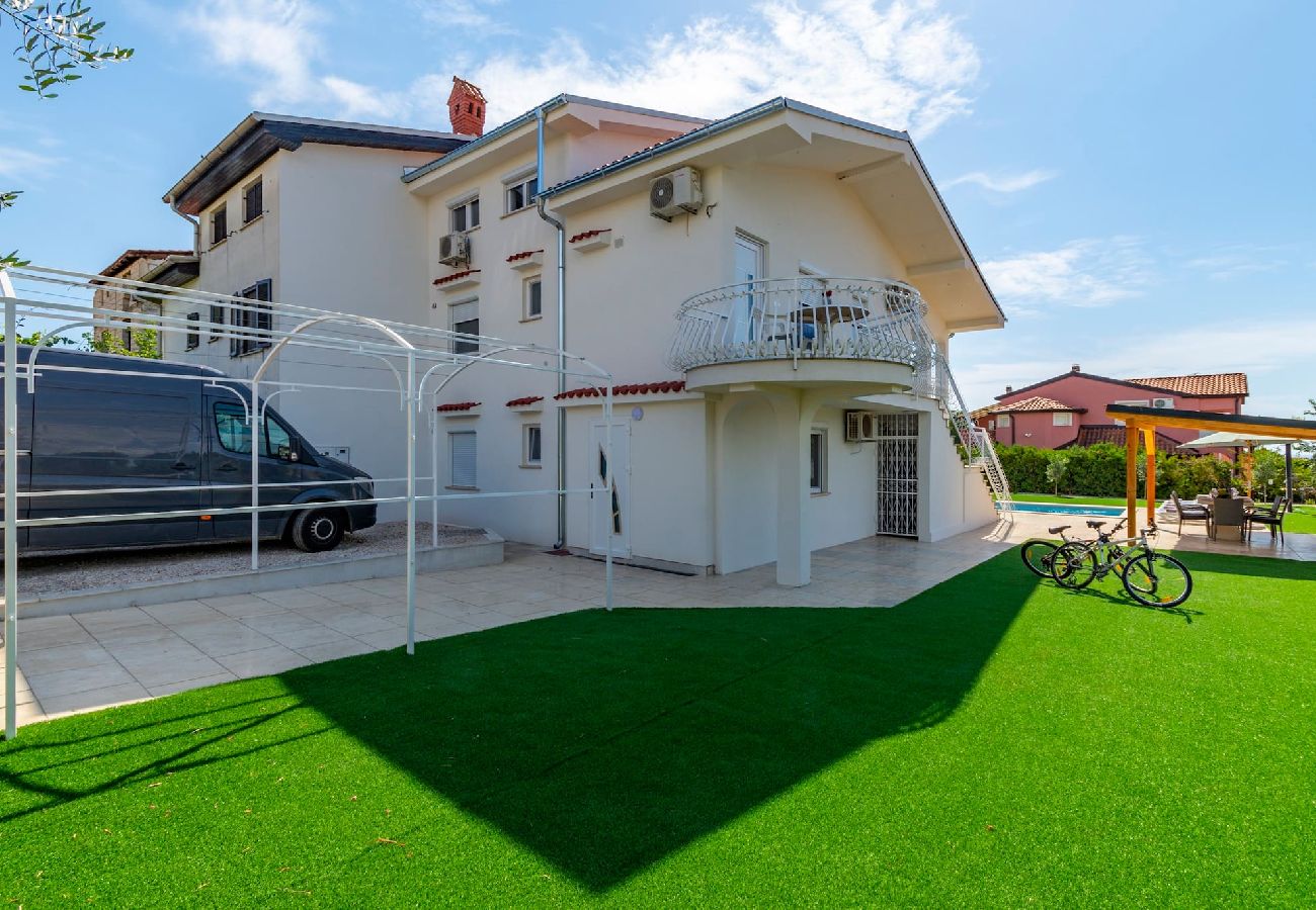 House in Kukci - Villa Susanne with Private Pool 