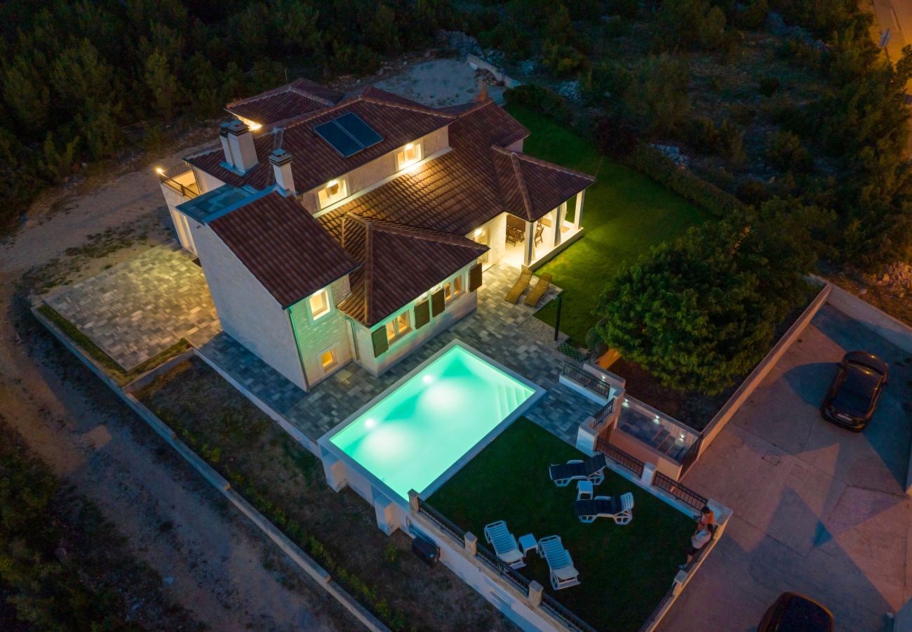 Villa in Dubrava kod Šibenika - Whitestone Villa Dubrava - three bedroom house with a swimming pool