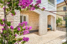 Apartment in Pula - Cozy Apartment Desiree - Couple Getaway