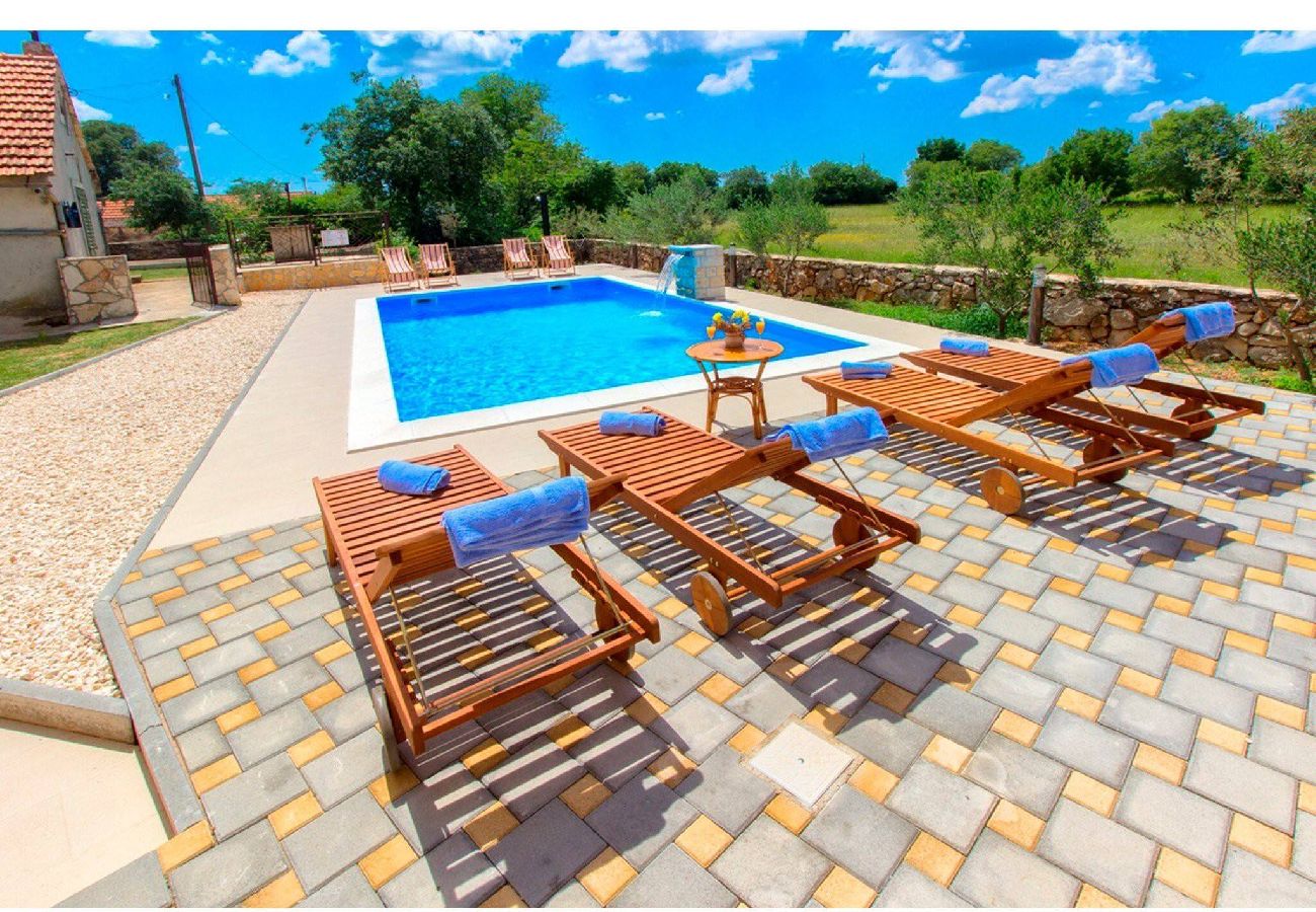 Villa in Brištane - Villa Pletikosa - four bedroom house with a swimming pool