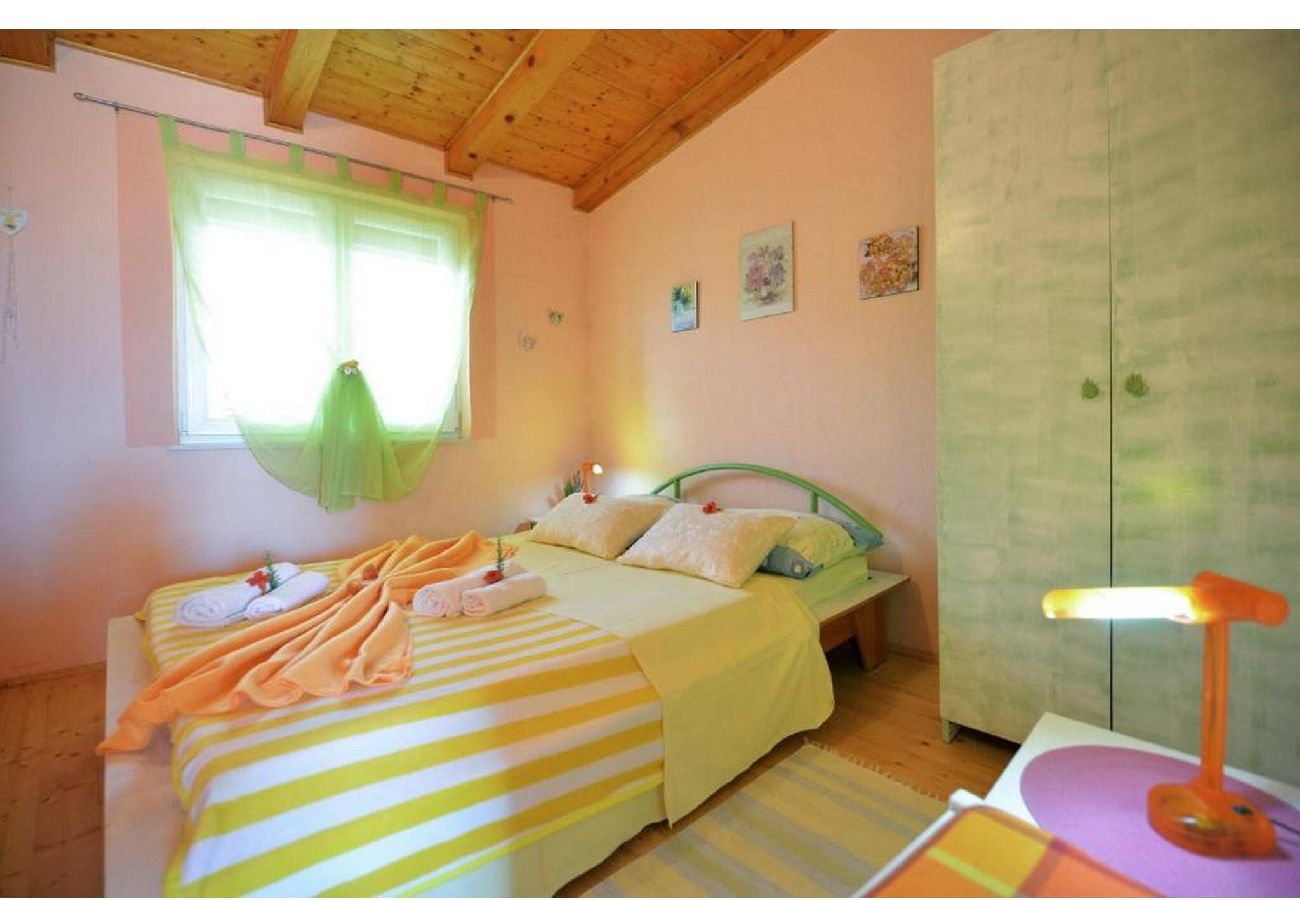 Apartment in Murter - Apartments Sunce - one bedroom apartment with a sea view (Yellow A1)