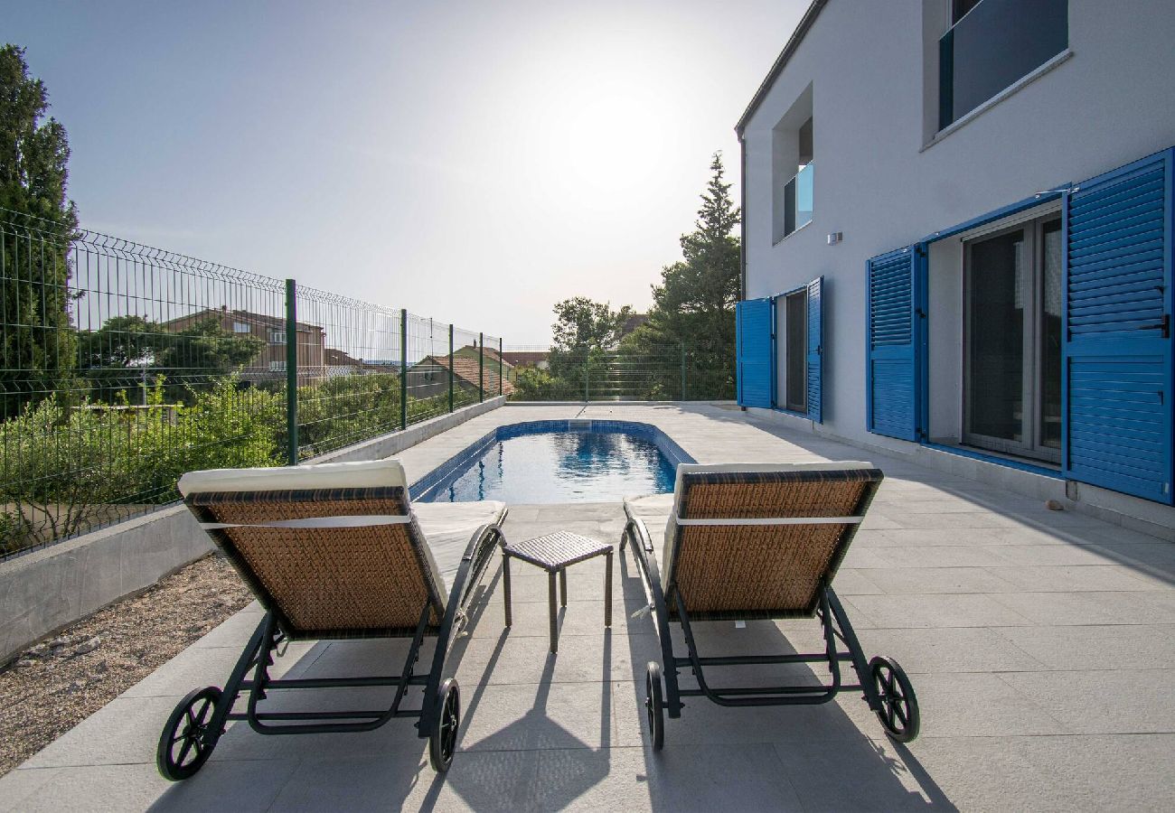 Villa in Šibenik-Brodarica - Villa Blue Chill - five bedroom house with a swimming pool