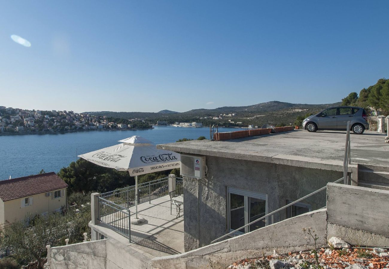 Apartment in Rogoznica - Apartments Sun Rogoznica - one bedroom apartment with a sea view A1