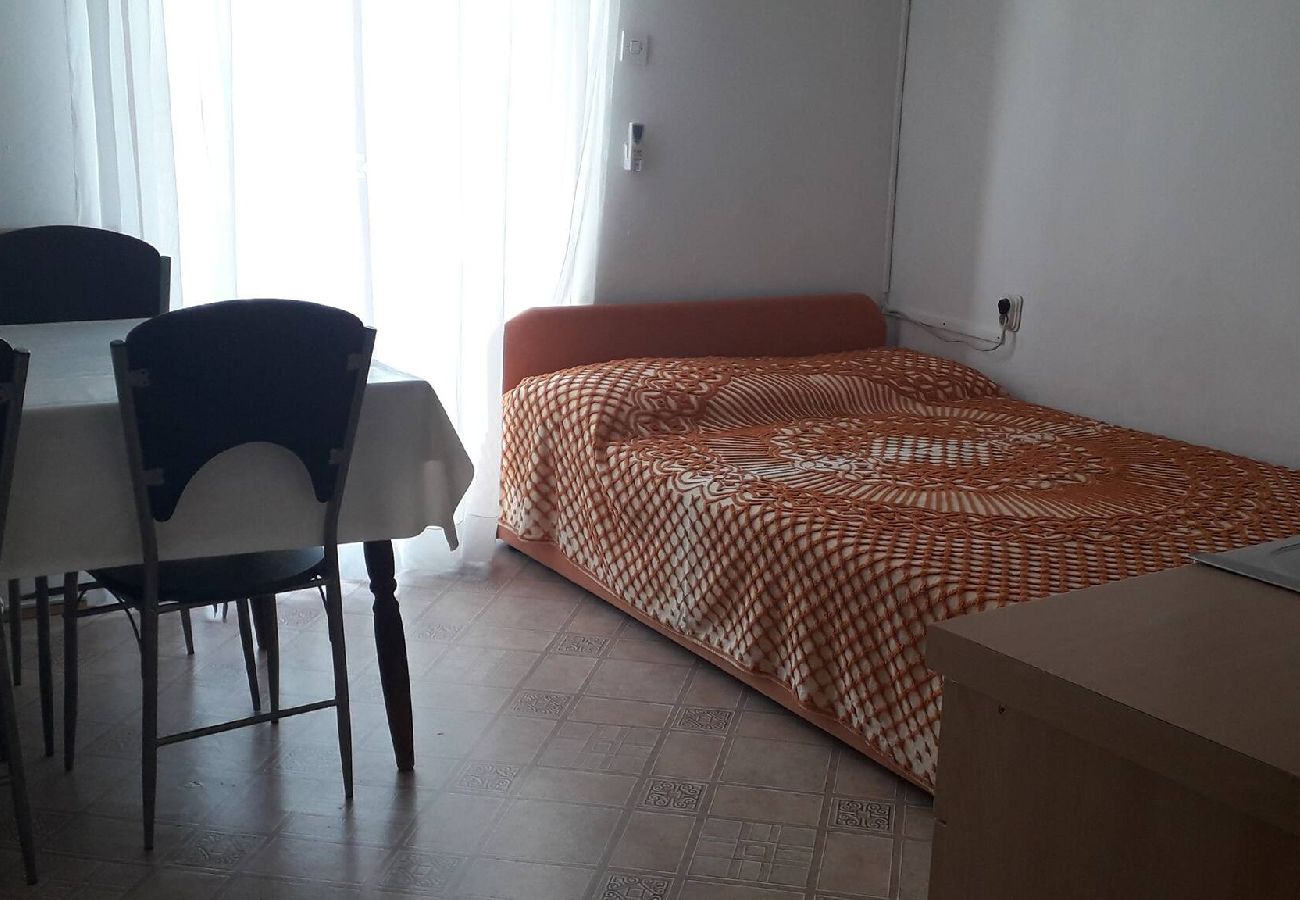 Apartment in Šibenik-Brodarica - Apartments Bruna - one bedroom apartment with a sea view A1