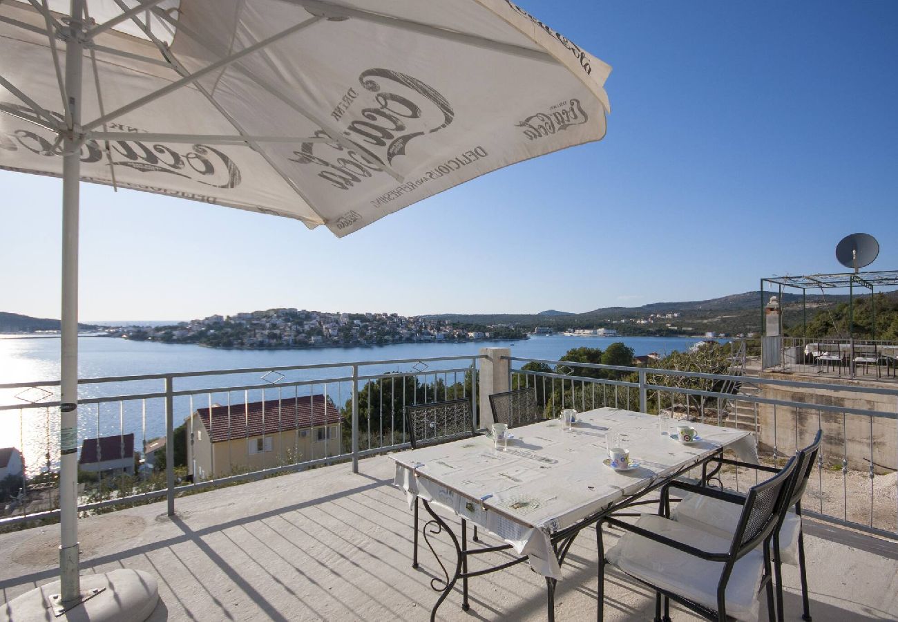 Apartment in Rogoznica - Apartments Sun Rogoznica - one bedroom apartment with a sea view A2