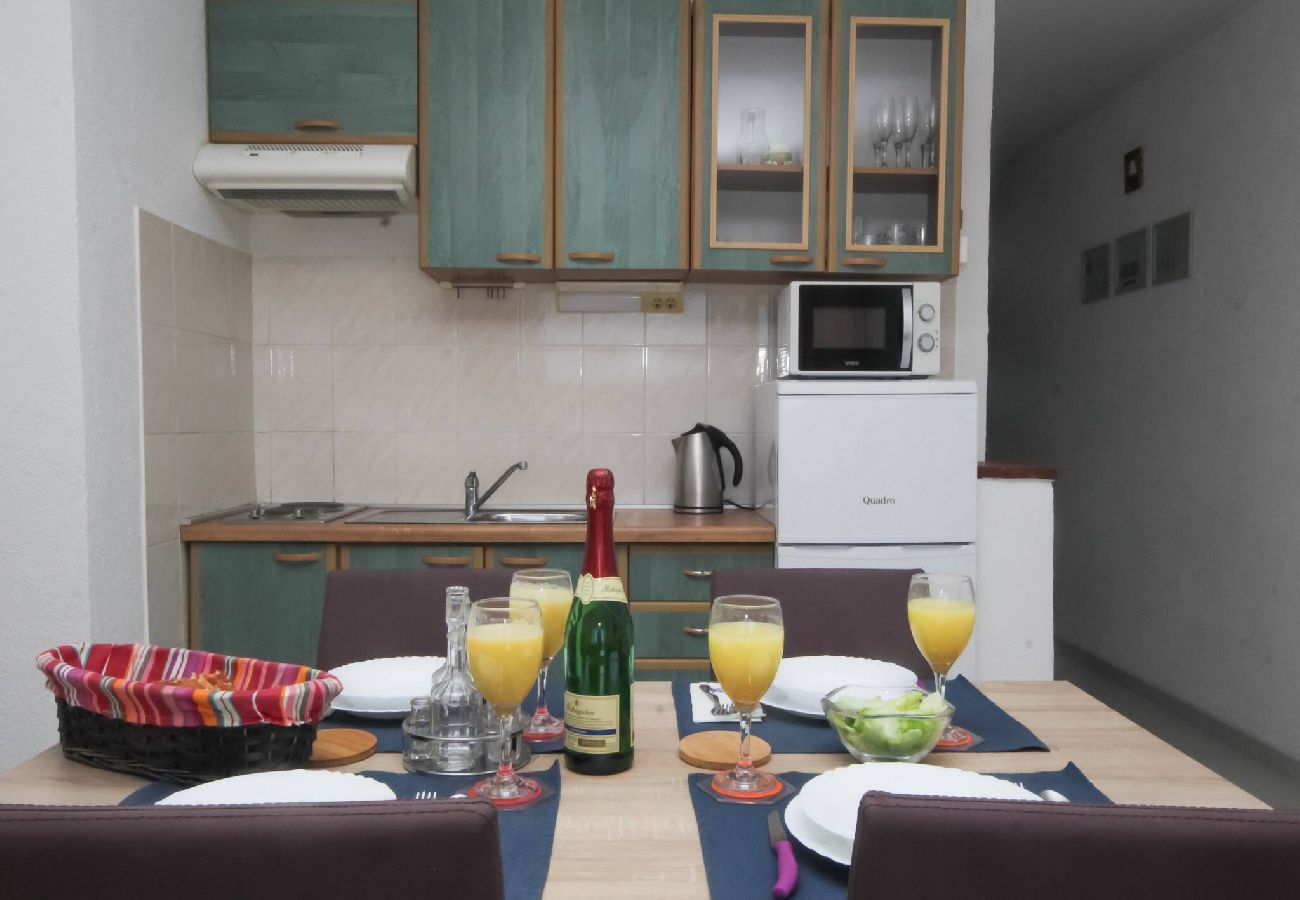 Apartment in Jezera - Apartments Horvat - two bedroom apartment (green)