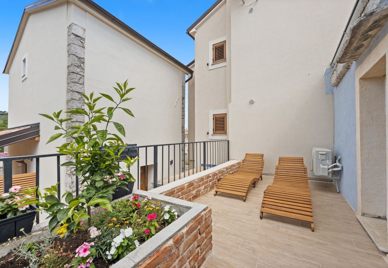 House in Orlec - Rural House with Jacuzzi and Foosball