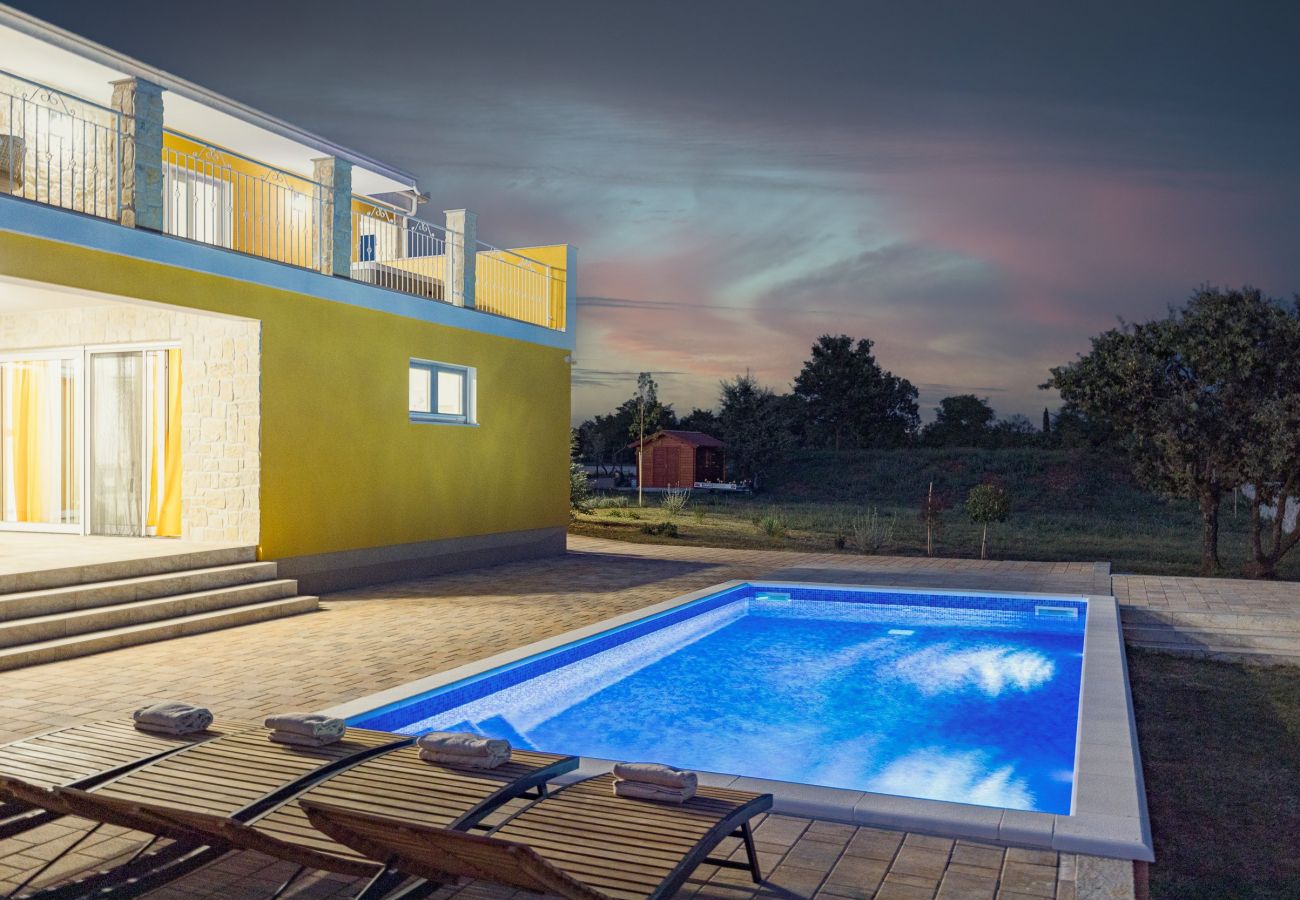 Villa in Krnica - Enchanting Villa East with Pool and Jacuzzi