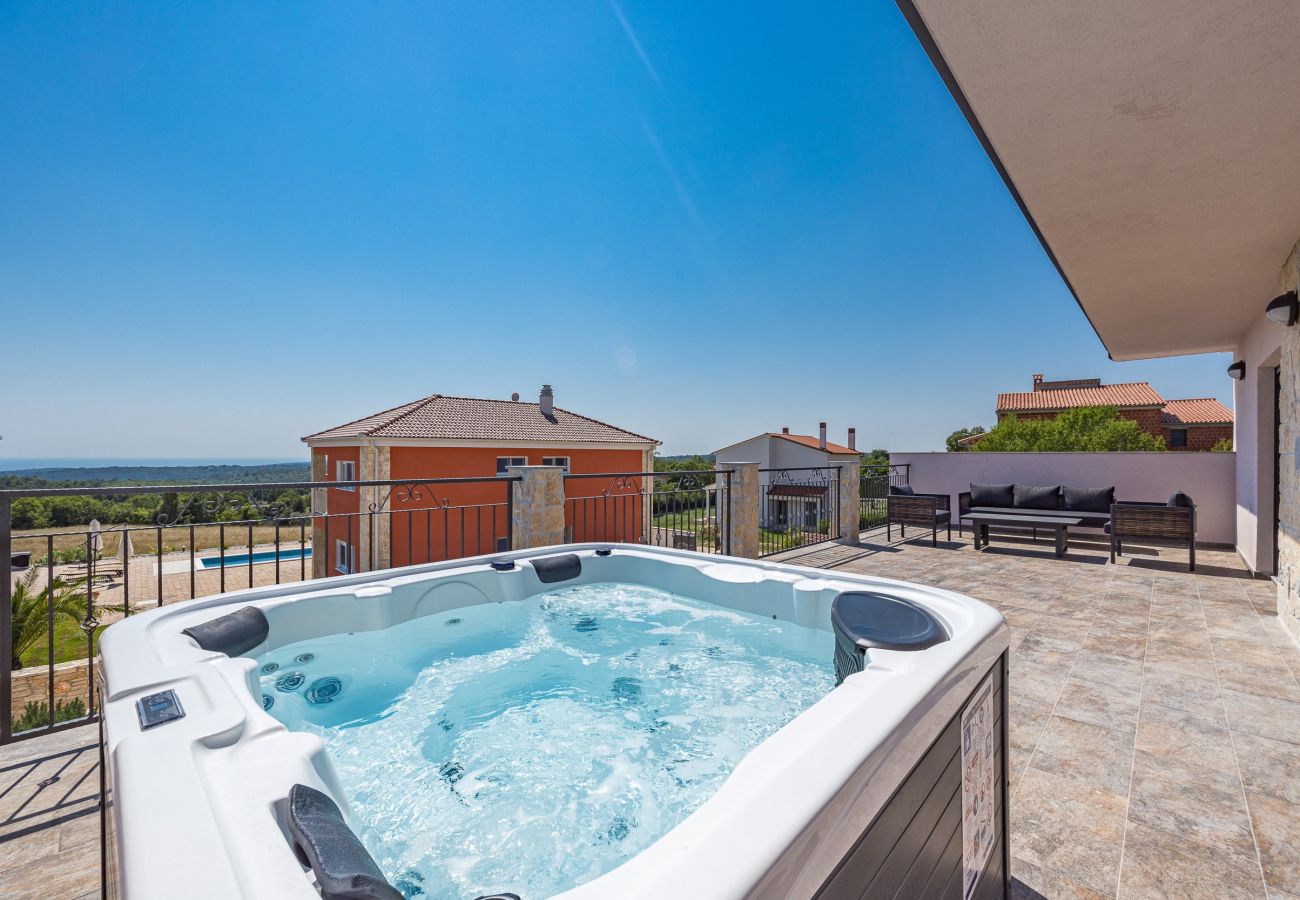 Villa in Krnica - Enchanting Villa West with Pool and Jacuzzi