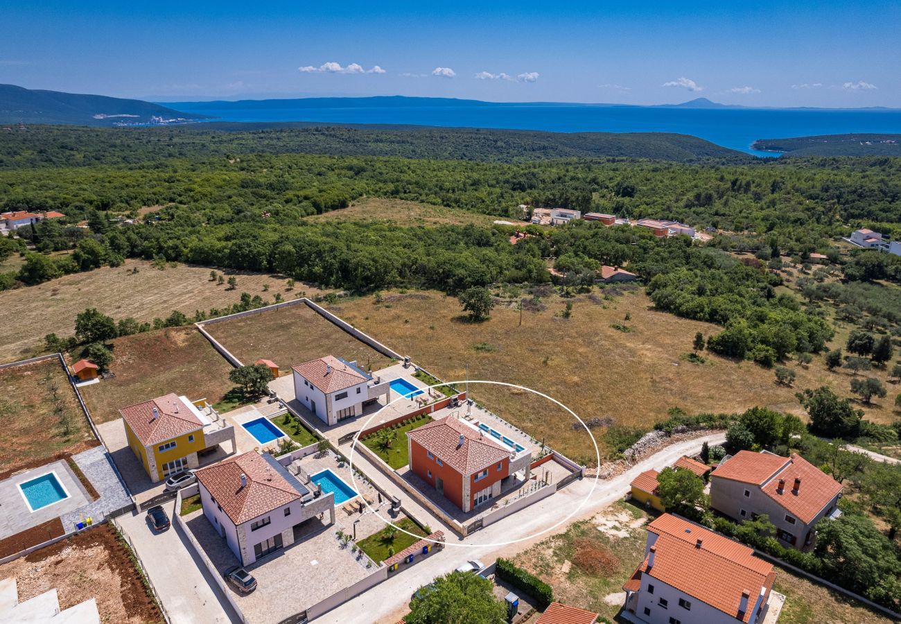 Villa in Krnica - Enchanting Villa South with Pool and Jacuzzi