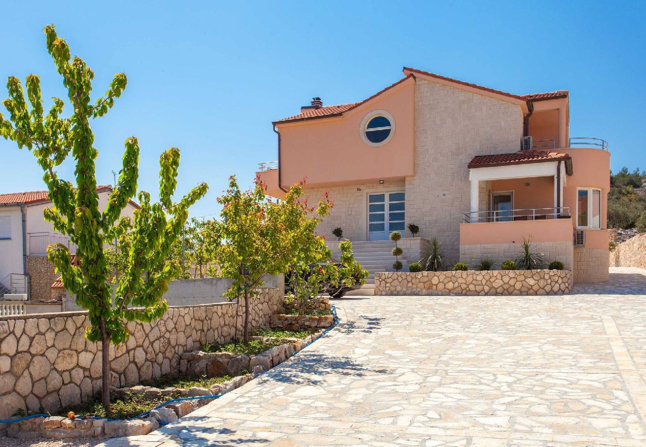 Villa in Murter - Villa Roza Murter - four bedroom house with a swimming pool