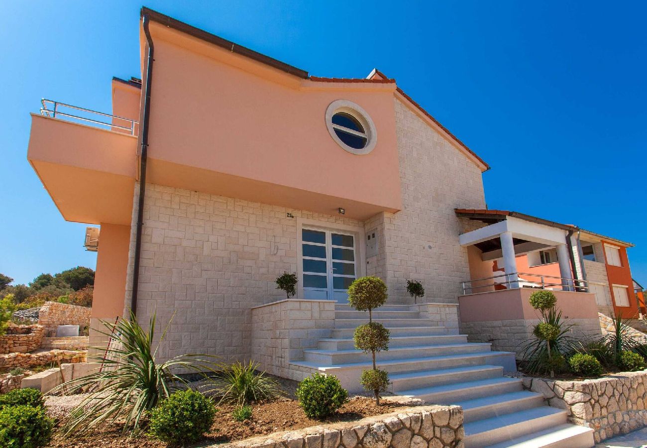 Villa in Murter - Villa Roza Murter - four bedroom house with a swimming pool