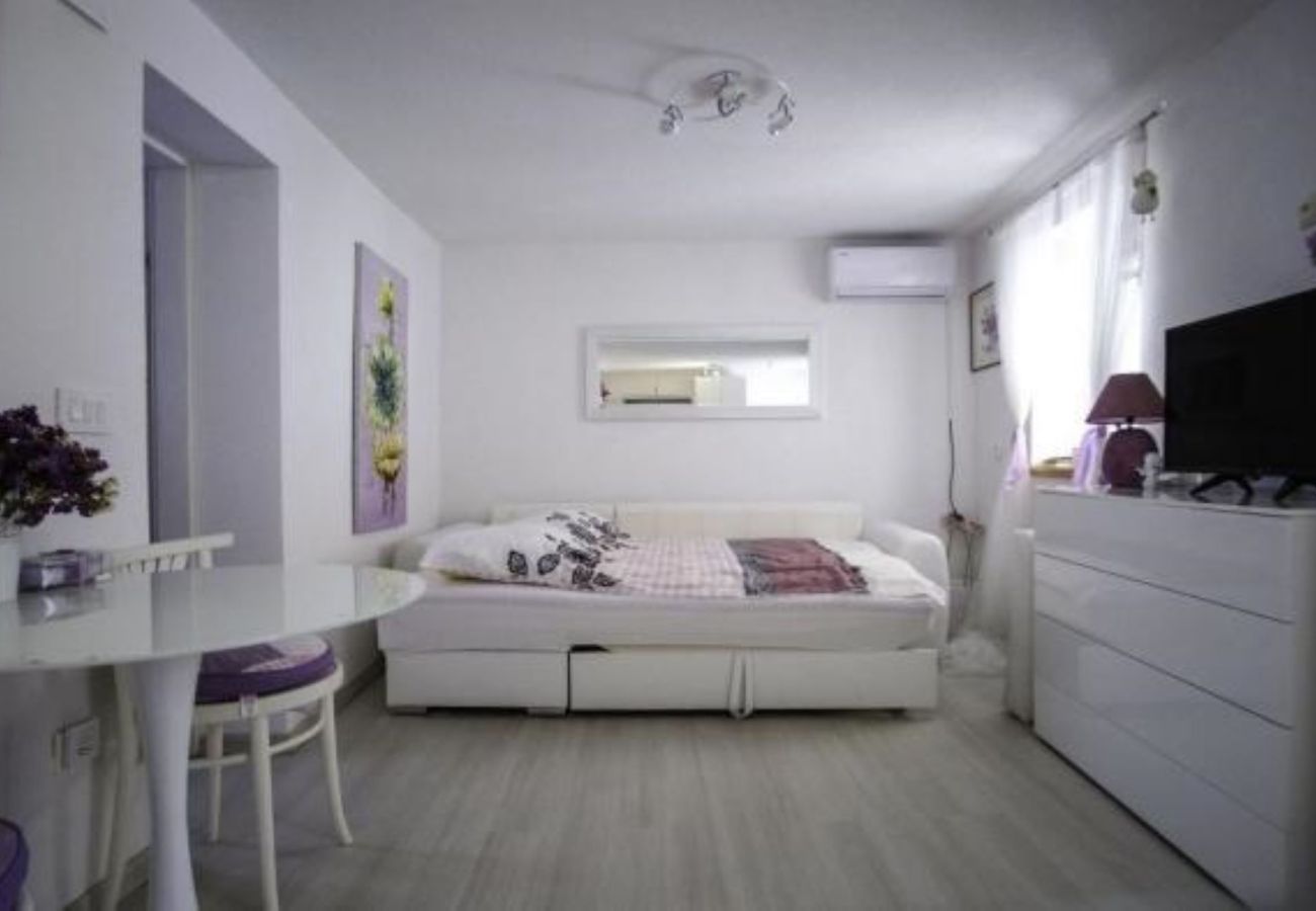 Studio in Raslina - Holiday Home Lavanda