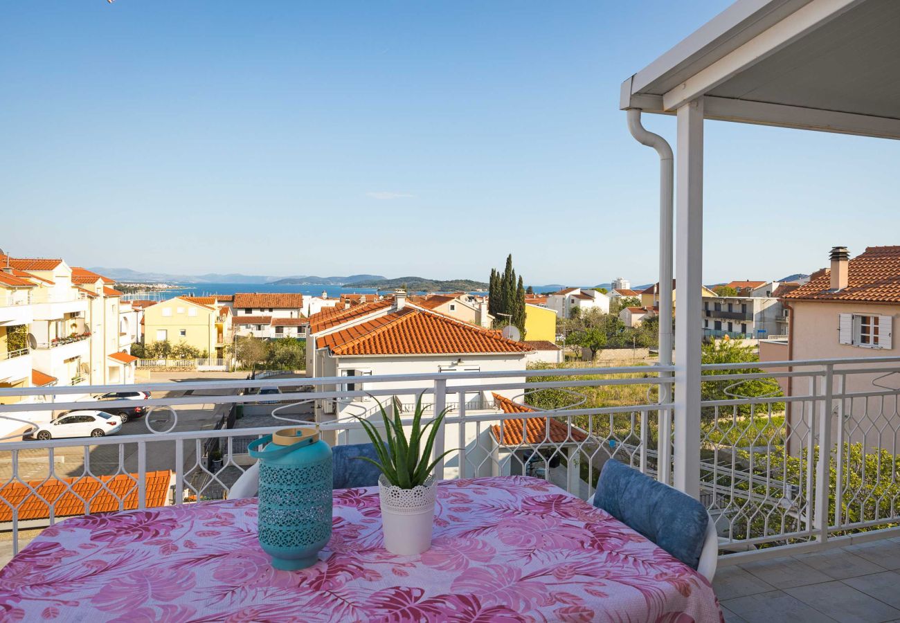 Studio in Vodice - Apartments Anna - Studio apartment with a balcony