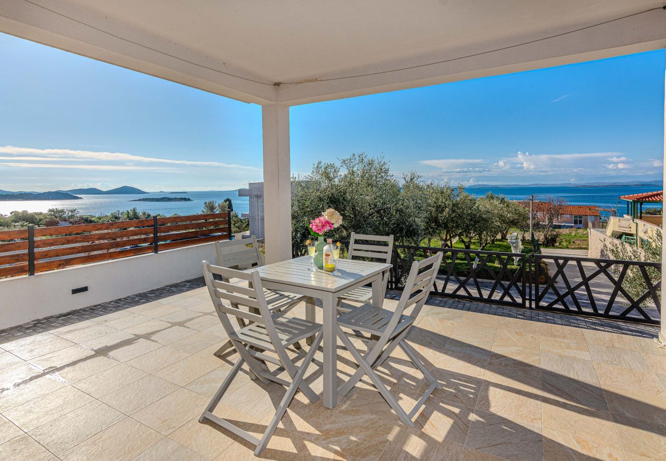 Villa in Pakoštane - Holiday Home Lucy - Three bedroom house with a sea view